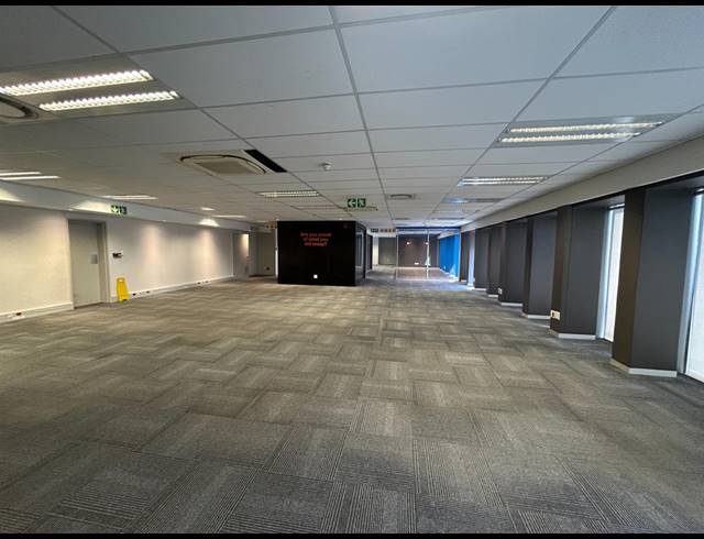 386.50M² BUILDING TO LET IN FORESHORE